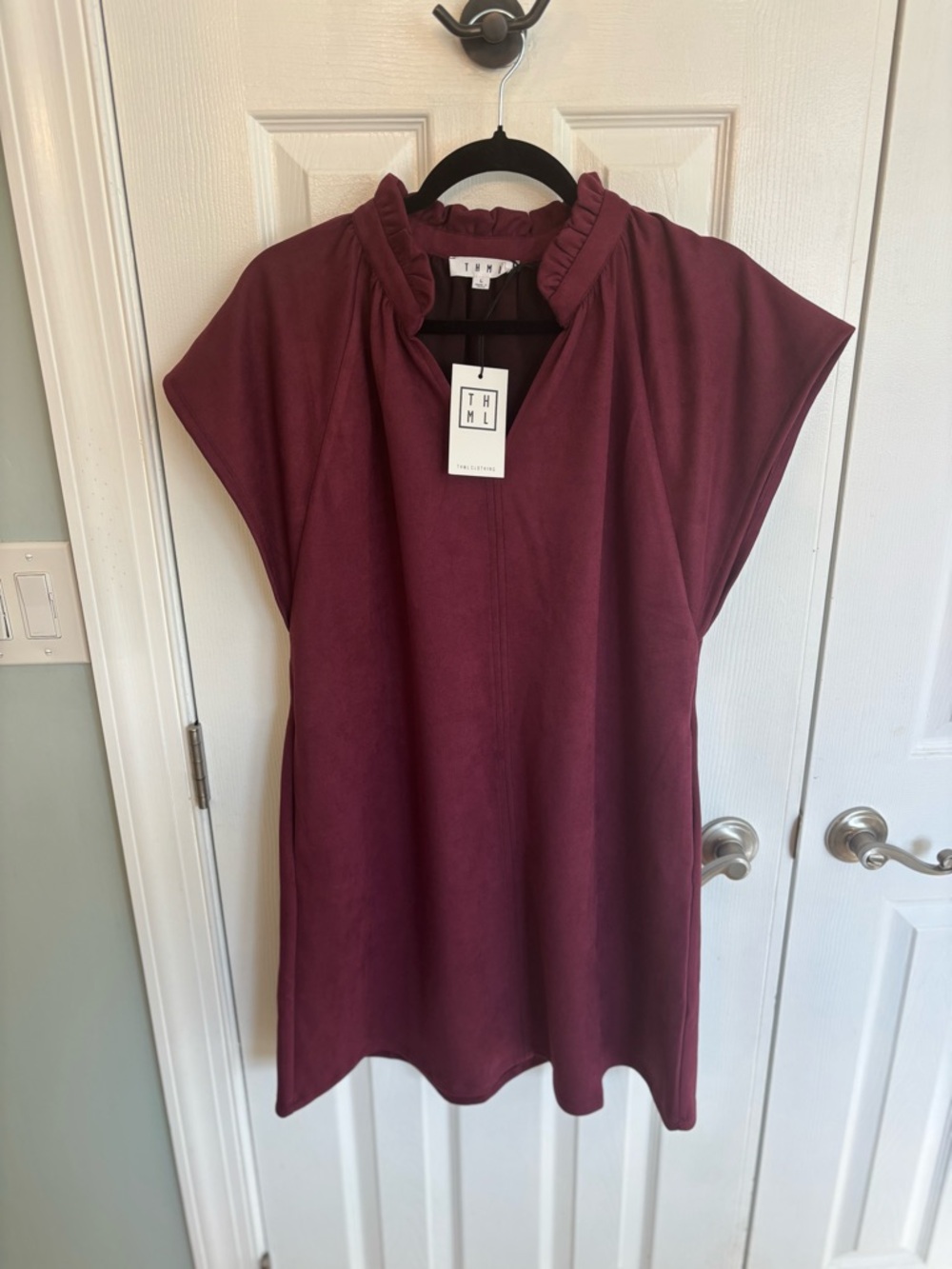 THML Wine Ruffle-Neck Short Sleeve Shift Dress